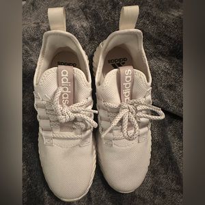 EUC women’s adidas athletic shoes.